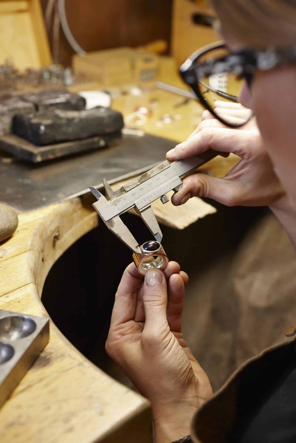 Comment savoir si une perle est vraie ou fausse ?