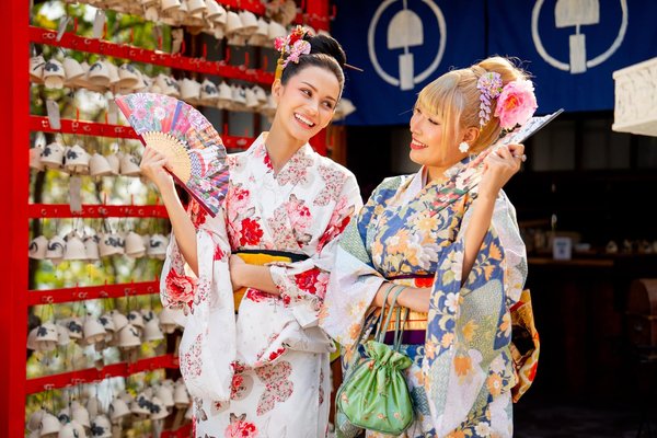 Kimono pour femme : conseils pour trouver la bonne taille